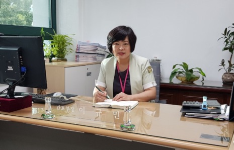 사무실에서 만난 이규민 간호사